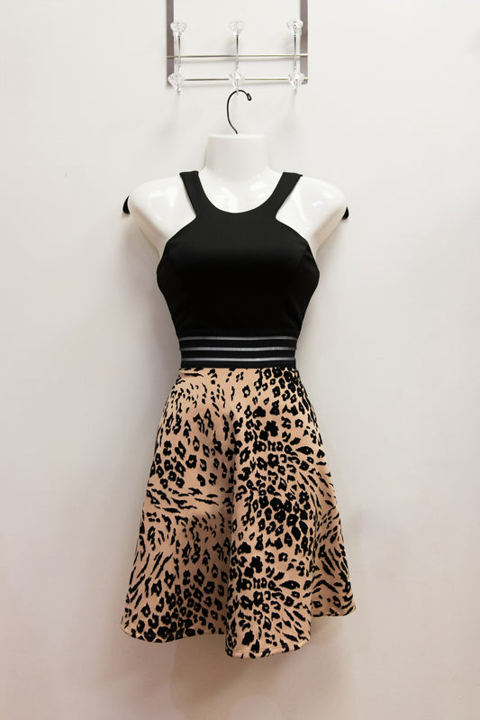 City Triangle Black and Velvet Leopard Print Skirt (Size 3)